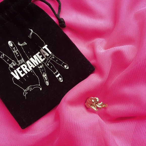 Verameat Dino Eating Fried Chicken ring - Picture 3 of 7